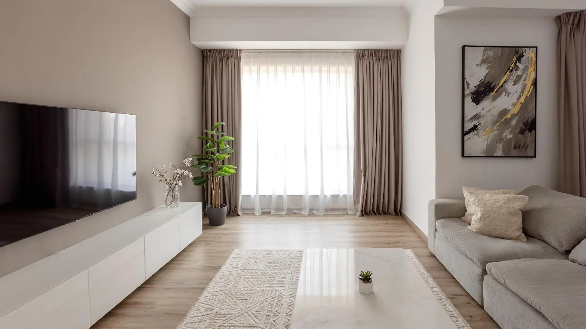 Apartment Beautiful And Bright 1 Bedroom Apartment! Sofia ! Dubai