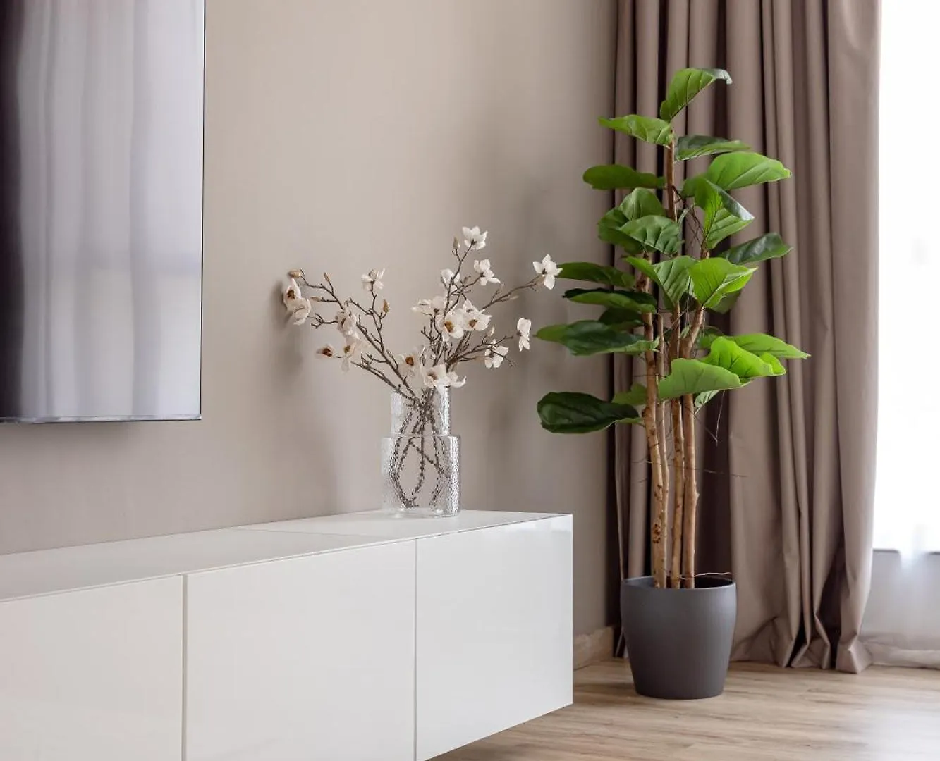 Apartment Beautiful And Bright 1 Bedroom Apartment! Sofia ! Dubai United Arab Emirates