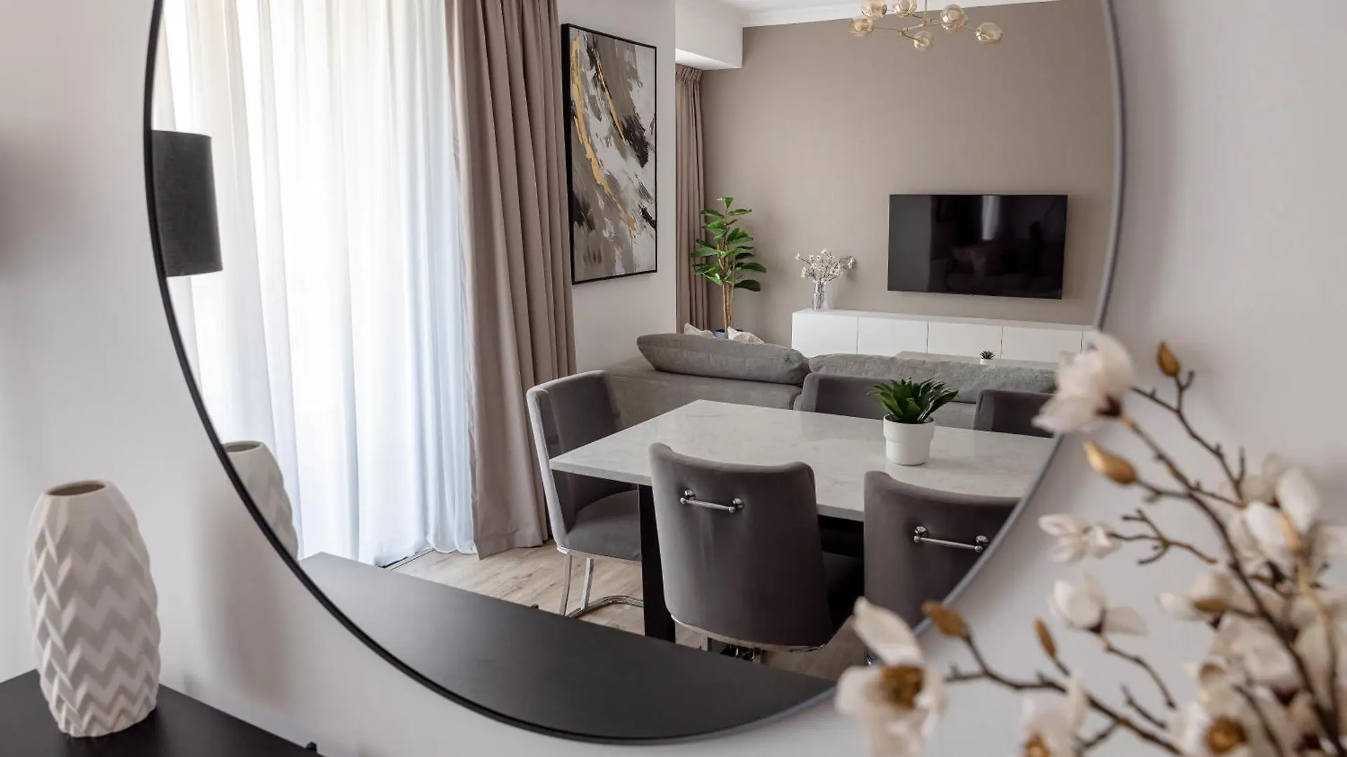 Apartment Beautiful And Bright 1 Bedroom Apartment! Sofia ! Dubai